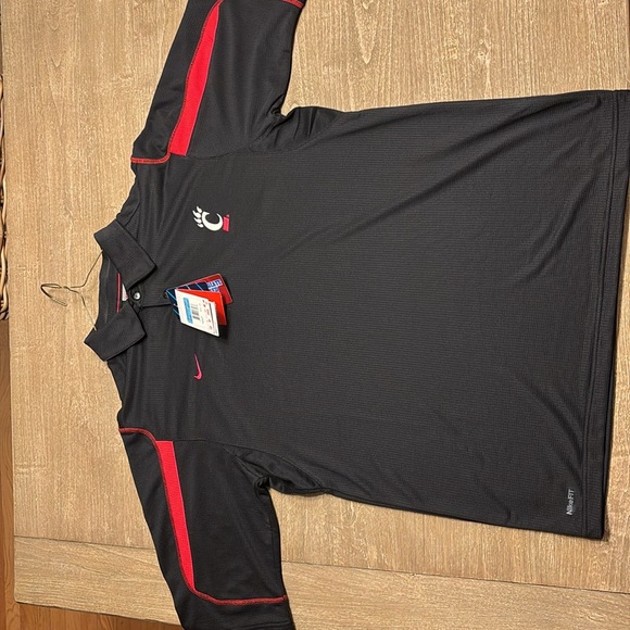 Nike Cincinnati Bearcats DriFit Polo Shirt Men Size M. NWT. - Picture 3 of 5